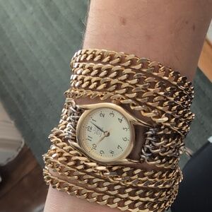 Sara Designs Bracelet Watch